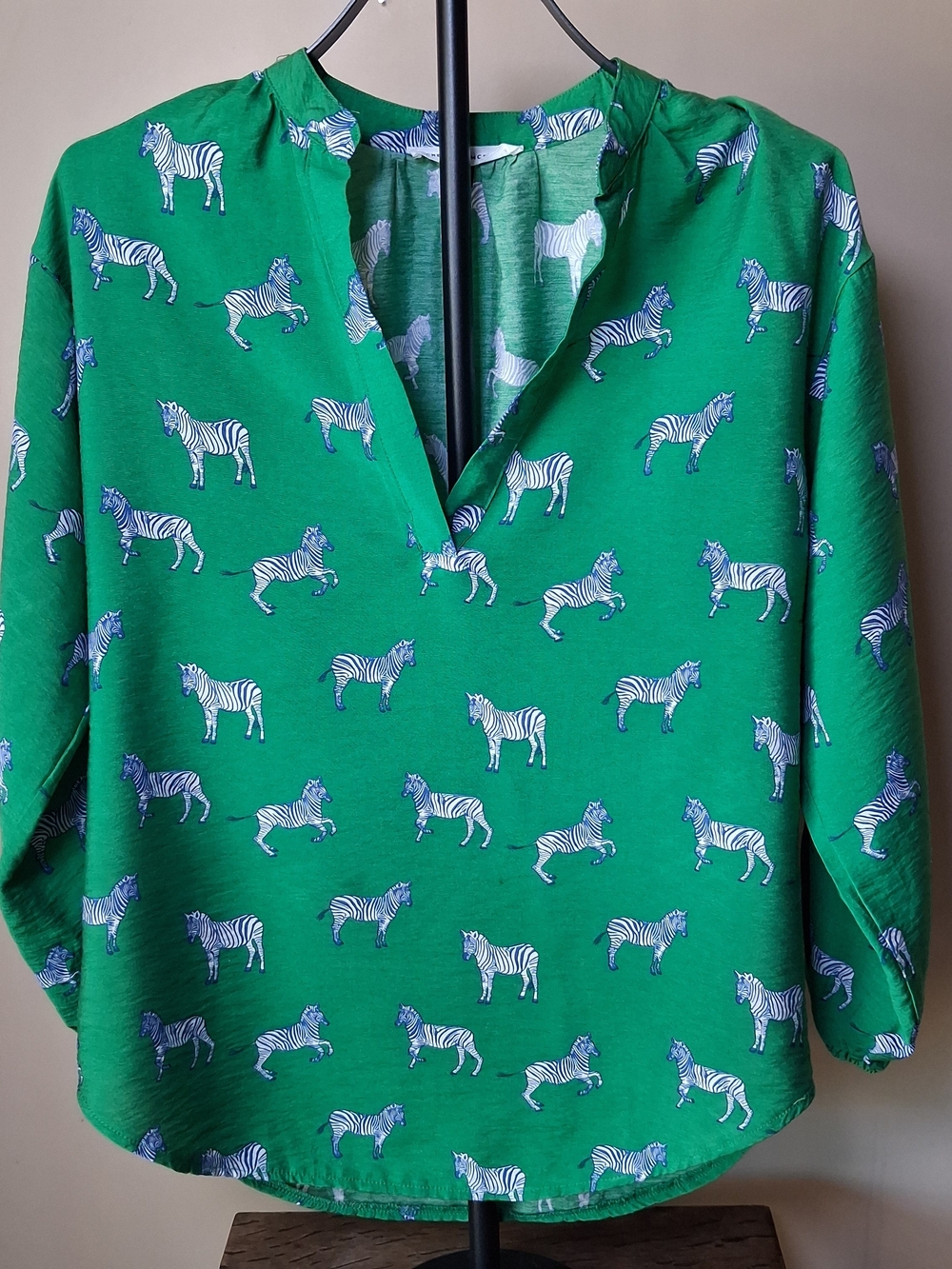 Michelle Mcdowell Womens Green Zebra Split Neck Top; Size S